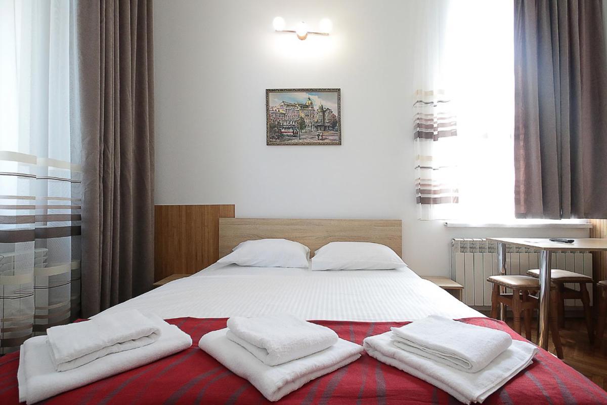 Buk Apartments On Doroshenka 29 Λβιβ Εξωτερικό φωτογραφία