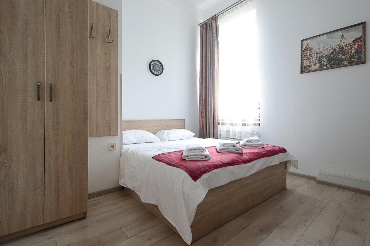 Buk Apartments On Doroshenka 29 Λβιβ Εξωτερικό φωτογραφία