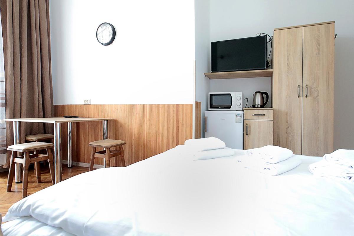 Buk Apartments On Doroshenka 29 Λβιβ Εξωτερικό φωτογραφία