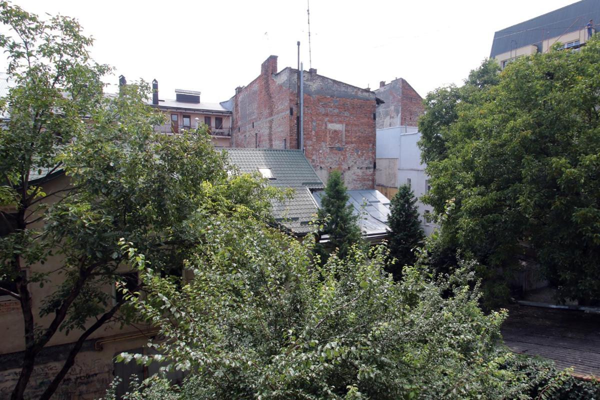 Buk Apartments On Doroshenka 29 Λβιβ Εξωτερικό φωτογραφία