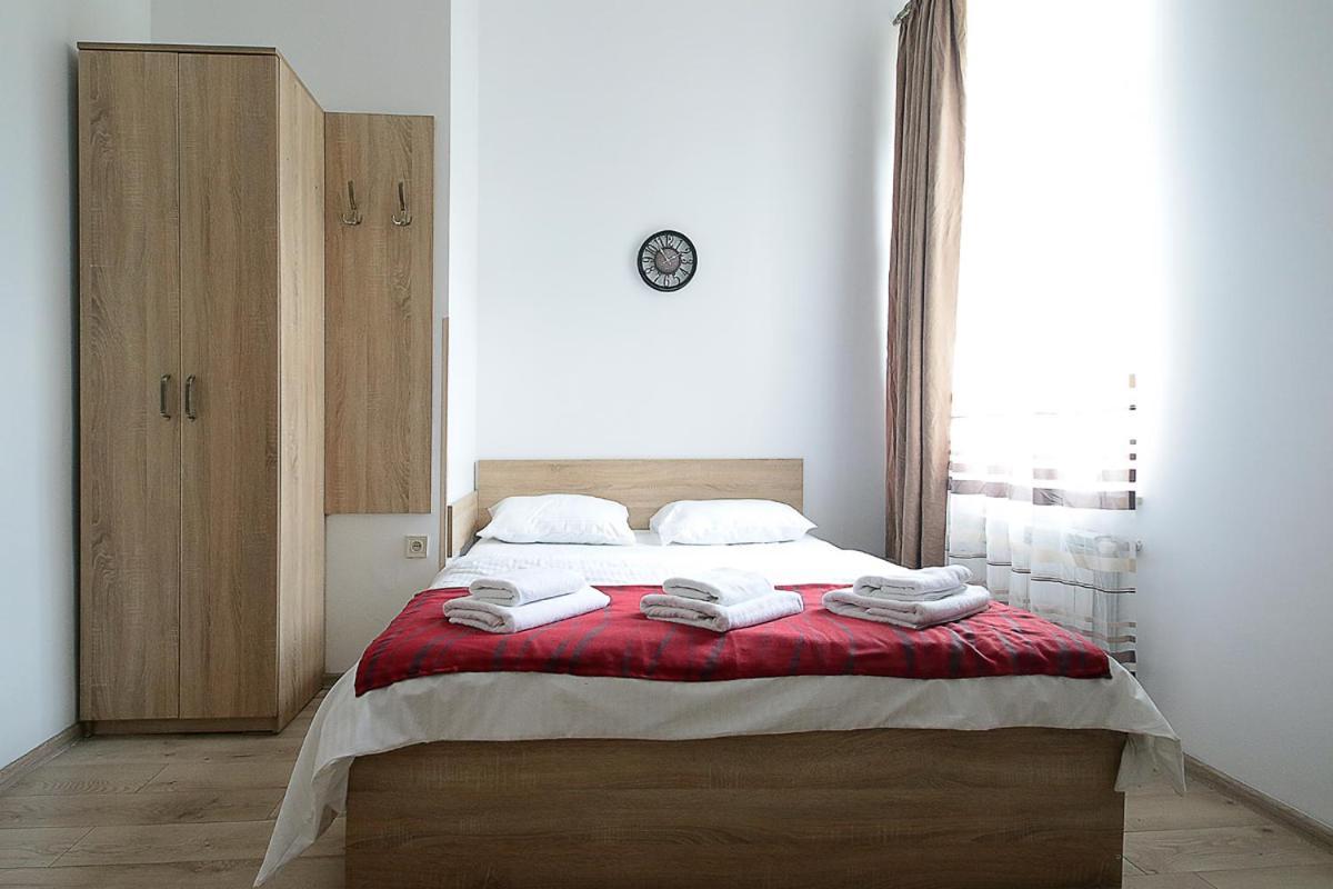 Buk Apartments On Doroshenka 29 Λβιβ Εξωτερικό φωτογραφία