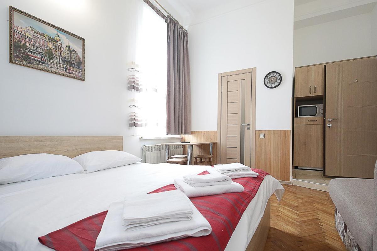 Buk Apartments On Doroshenka 29 Λβιβ Εξωτερικό φωτογραφία