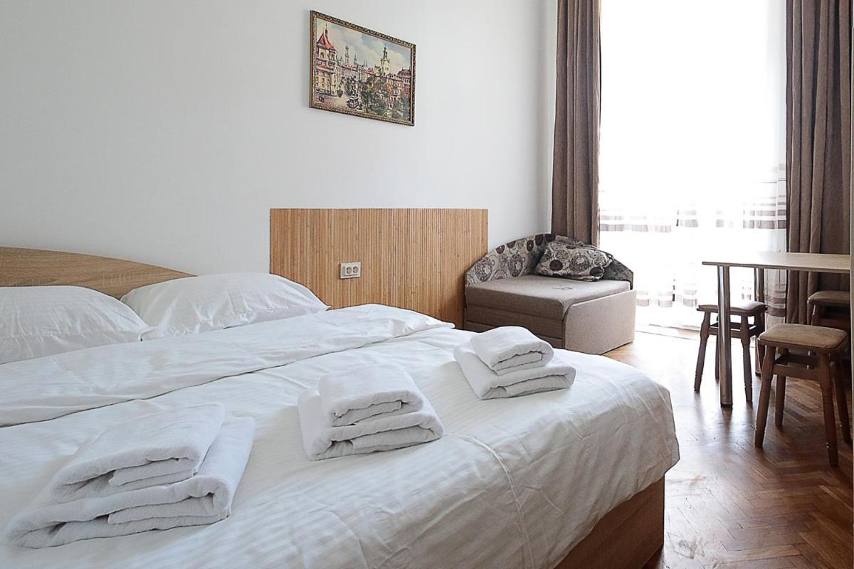 Buk Apartments On Doroshenka 29 Λβιβ Εξωτερικό φωτογραφία