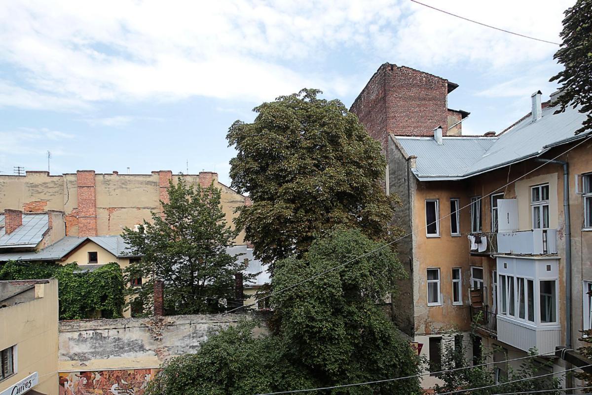 Buk Apartments On Doroshenka 29 Λβιβ Εξωτερικό φωτογραφία