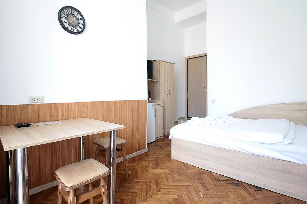 Buk Apartments On Doroshenka 29 Λβιβ Εξωτερικό φωτογραφία