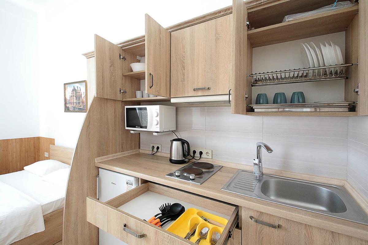 Buk Apartments On Doroshenka 29 Λβιβ Εξωτερικό φωτογραφία